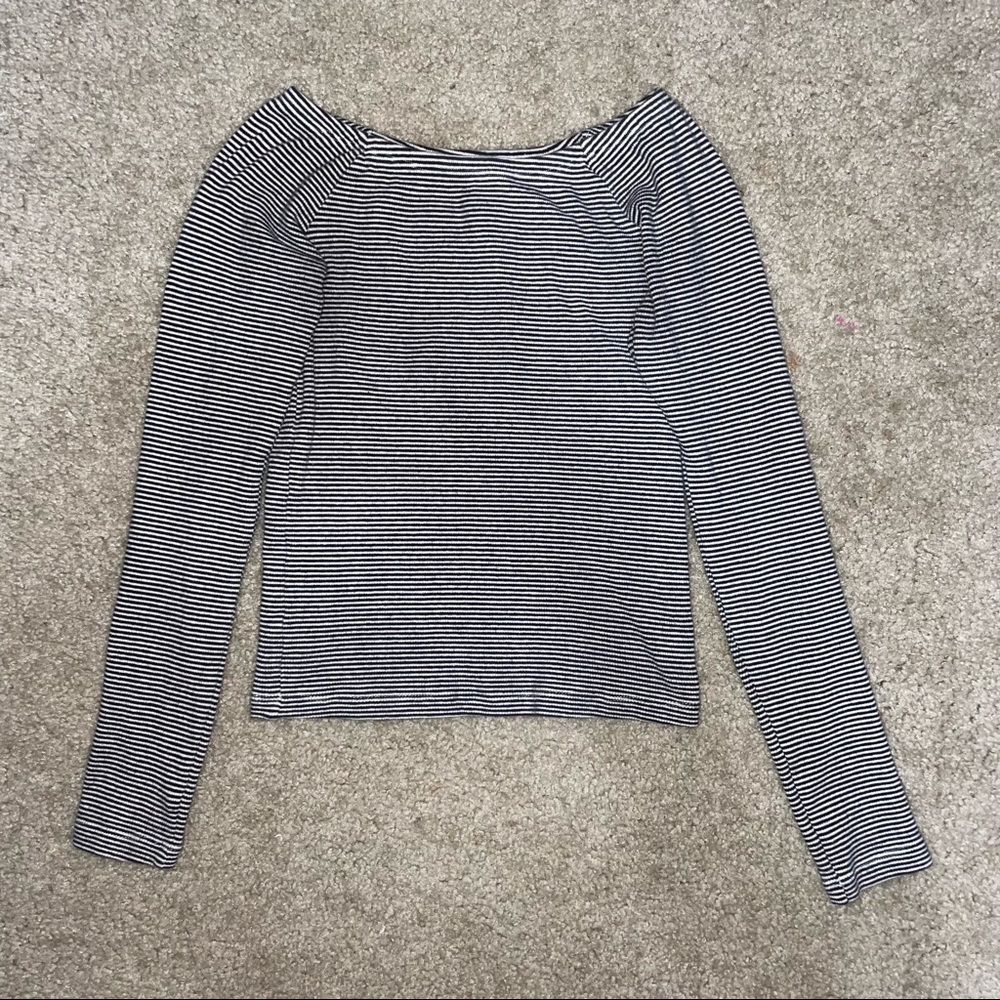 Billabong Black and White Stripped Long Sleeve Crop Top - Picture 2 of 2